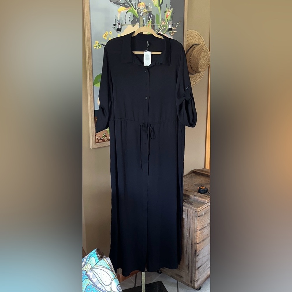 LAST CHANCE. NWT Torrid Black Button Down Maxi Torrid Size 3